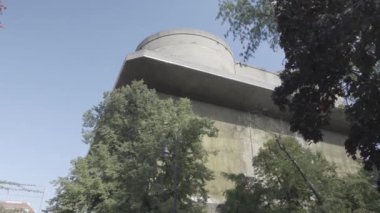 26 Ağustos 2024. Viyana, Avusturya. Viyana 'daki Arenbergpark, Viyana' da bulunan İkinci Dünya Savaşı sığınağında. Nazi-Flakbunker Arenbergpark, Wien. Viyana 'da Nazi uçaksavar sığınağı. 