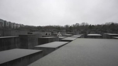 26 Aralık 2023. Berlin, Almanya. Denkmal kürk ermordeten Juden Avrupası 'nda Berlin, Deutschland' da ölür. Soykırım Anıtı. Soykırım kurbanlarının anısına. Öldürülen Avrupa Yahudileri Anıtı. 