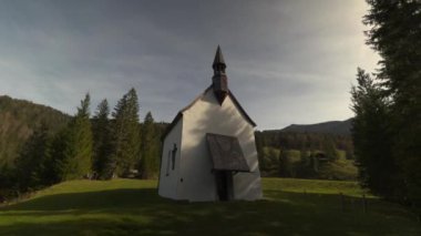 Katholische Bergkapelle Maria Hilf im Valepp Gemarkung des Marktes Schliersee, Bayern, Deutschland 'de. Almanya, Bavyera Valepp 'teki güzel ve eşsiz Maria Hilf şapeli. Katolik dağ kilisesi.. 