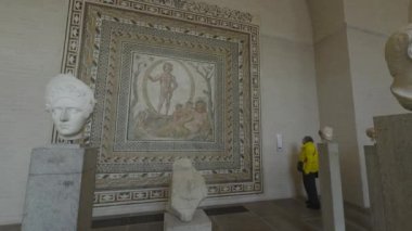 14 Ocak 2024. Münih, Almanya. Innenraum Glyptothek und Ausstellungen im Inneren in Munchen am Konigsplatz, Deutschland. Munchener Glyptothek. Glyptothek Münih antik heykel koleksiyonu. 