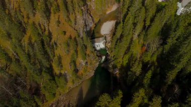 Katholische Bergkapelle Maria Hilf im Valepp, Gemarkung Deutschland, Bayern Luftaufnahme. Valepp, Almanya 'daki Katolik dağ şapeli Maria Hilf, Bavyera Havacılık manzaralı. Valepp Wasserfall