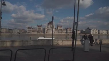 Budapeşte, Macaristan. Orszaghaz. Macar Parlamento Binası. Ülkenin Evi ya da Ulusun Evi. Macaristan Ulusal Meclisi. Macaristan 'ın önemli bir simgesi. Turizm beldesi. 