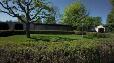 Bayern 'deki Der Schlossgarten Starnberg, Blick auf den Starnberger' ı begeistert. Ein idillischer Ort zum Entspannen, Spazieren und Entdecken