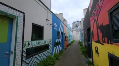 13 Nisan 2025. Münih, Almanya. Studentenviertel Oberwiesenfeld, Almanya 'nın Münih Olimpiyatları' nda yer alan bir öğrenci yerleşkesi. Münih 'te Öğrenci Wohnungen. 