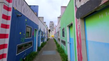 13 Nisan 2025. Münih, Almanya. Studentenviertel Oberwiesenfeld, Almanya 'nın Münih Olimpiyatları' nda yer alan bir öğrenci yerleşkesi. Münih 'te Öğrenci Wohnungen. 