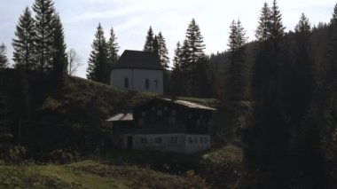 Katholische Bergkapelle Maria Hilf im Valepp Gemarkung des Marktes Schliersee, Bayern, Deutschland 'de. Almanya, Bavyera Valepp 'teki güzel ve eşsiz Maria Hilf şapeli. Katolik dağ kilisesi.. 
