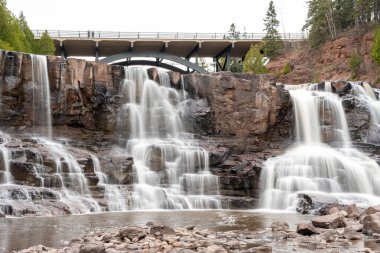 Gooseberry 'nin manzarası bulutlu bir günde Duluth, Minnesota' da. Duluth, Minnesota 'da yüksek kaliteli bir fotoğraf..