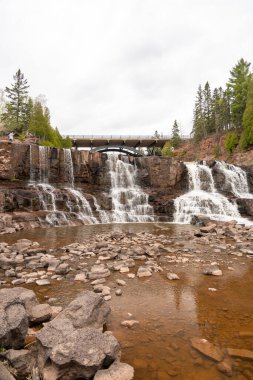 Gooseberry 'nin manzarası bulutlu bir günde Duluth, Minnesota' da. Duluth, Minnesota 'da yüksek kaliteli bir fotoğraf..