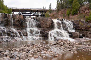 Gooseberry 'nin manzarası bulutlu bir günde Duluth, Minnesota' da. Duluth, Minnesota 'da yüksek kaliteli bir fotoğraf..