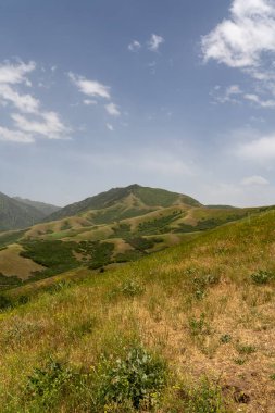 Asteğmen Peak 'in tepesinden Salt Lake Vadisi ve Wasatch Sıradağları' nın göz kamaştırıcı güneşli manzarası. Salt Lake City, Utah 'da çekilmiş kaliteli bir fotoğraf..