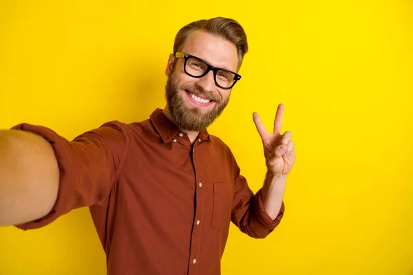 Foto Bom Humor Engraçado Beaming Homem Barba Loira Vestida Camisa — Fotografia de Stock
