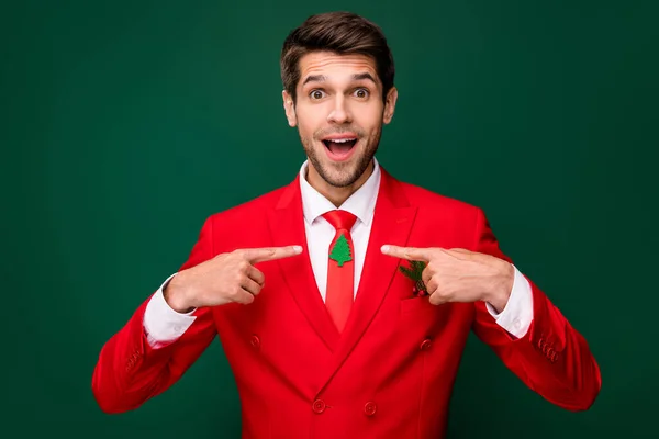 Foto Von Lustig Beeindruckt Santa Claus Kerl Gekleidet Rote Jacke — Stockfoto