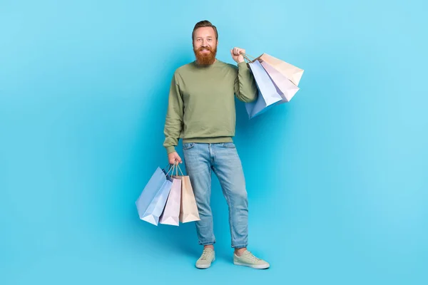 Ganzkörper Foto Von Hübschen Jungen Mann Tragen Halten Einkaufspakete Gekleidet — Stockfoto