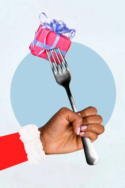 创意照片3D拼图海报明信片人臂架叉子节日餐庆祝活动的明信片照片在绘画背景下被隔离 — 图库照片