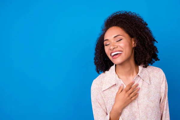 Portrait Funky Excited Person Closed Eyes Arm Touch Chest Laughing — Stock Photo, Image