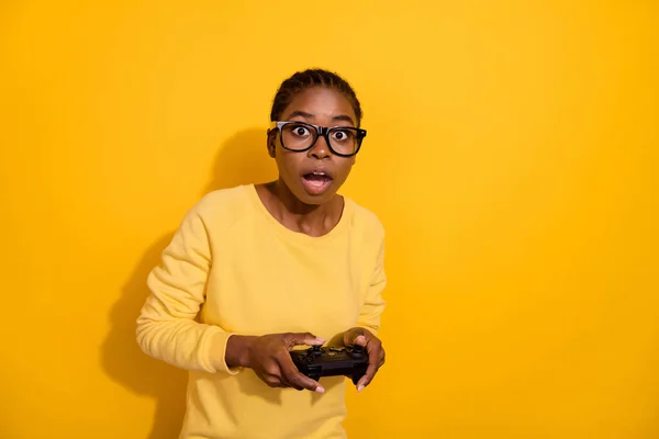 Portret Van Aantrekkelijke Verslaafde Bezorgd Meisje Spelen Video Game Kopiëren — Stockfoto