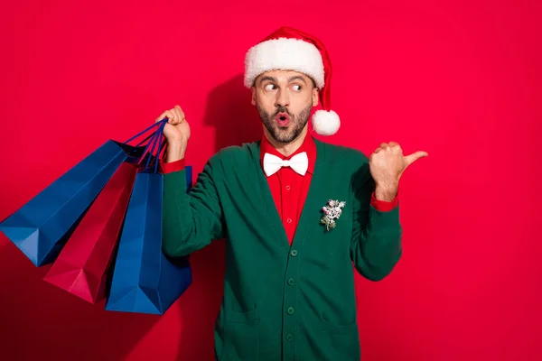 Etkilenmiş Funky Adam Fotoğrafı Xmas Yeşil Hırka Kravat Noel Hediyeleri — Stok fotoğraf