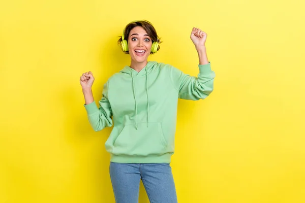 Photo Impressed Overjoyed Optimistic Girl Bob Hairstyle Wear Green Hoodie — Stock Photo, Image
