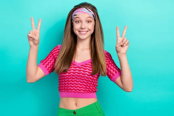 Photo Optimistic Friendly Hippie Girl Straight Hairdo Wear Pink Top — Stock Photo, Image