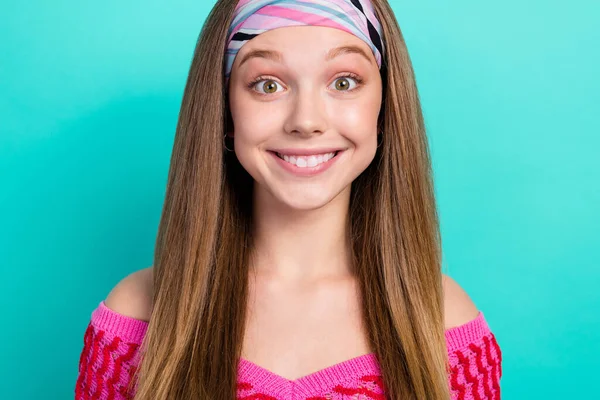 Zdjęcie Uroczej Uczennicy Ubranej Różowo Bluzka Uśmiechem Pokazująca Białe Zęby — Zdjęcie stockowe