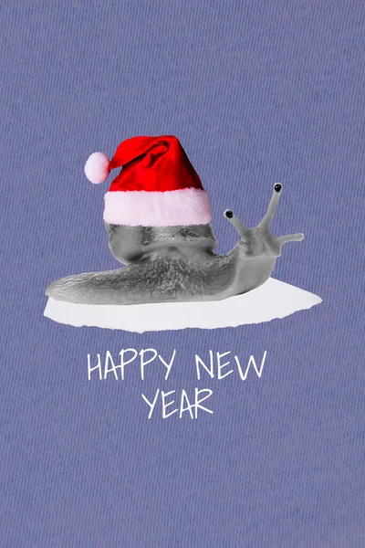 圣诞海报拼贴懒虫粘液懒虫爬行快乐新年概念折扣 — 图库照片