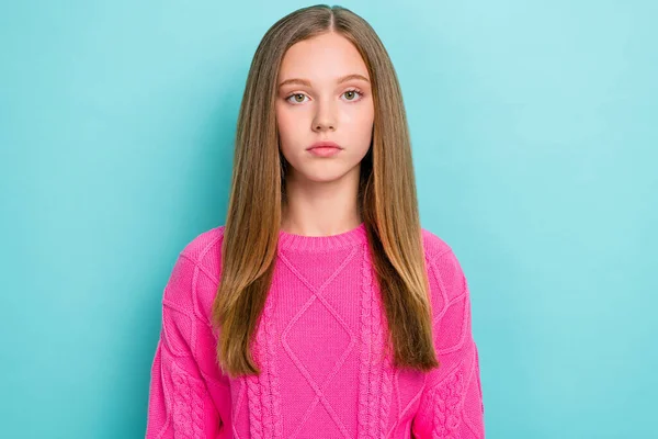 Φωτογραφία Του Δυστυχισμένου Λυπημένος Σοβαρή Κοπέλα Ευθεία Hairstyle Ντυμένος Ροζ — Φωτογραφία Αρχείου