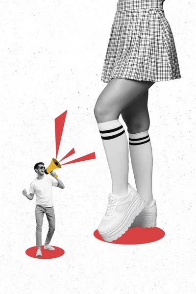 有创意的照片3D拼贴艺术海报明信片滑稽的时髦男人站在大腿上在绘画背景下为舒适鞋做广告 — 图库照片
