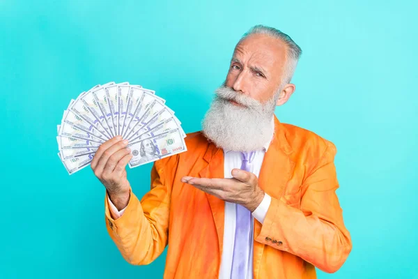 Başarılı Zengin Adamın Güzel Turuncu Giyimli Fotoğrafı Gelir Bütçesi Tasarruflarını — Stok fotoğraf