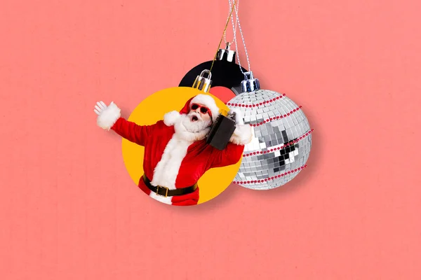 Koláž Fotografie Legrační Abstraktní Kreativní Dekorace Santa Claus Držet Boombox — Stock fotografie