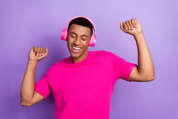 Photo Optimistic Toothy Beaming Guy Box Haircut Wear Pink Shirt — Stock Photo, Image