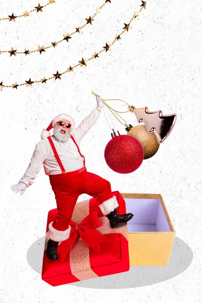 Вертикальная Картина Коллажа Мини Дед Санта Стенд Открытая Коробка Рука — стоковое фото