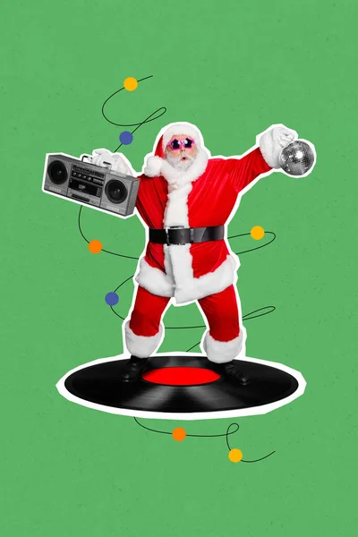 Imagem Colagem Vertical Animado Super Alegre Papai Noel Stand Grande — Fotografia de Stock