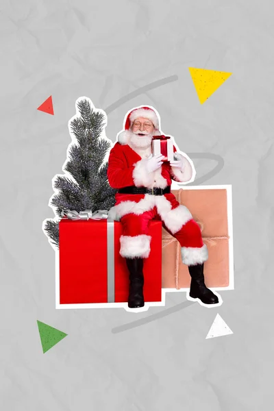 Pionowe Kolaż Obraz Santa Claus Siedzi Ogromny Prezent Nowyrok Drzewo — Zdjęcie stockowe