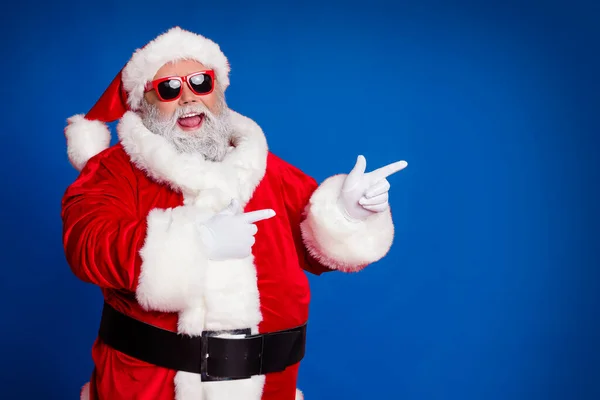 Tanıtımcı Emekli Komik Adam Parmak Arası Boş Alan Noel Baba — Stok fotoğraf