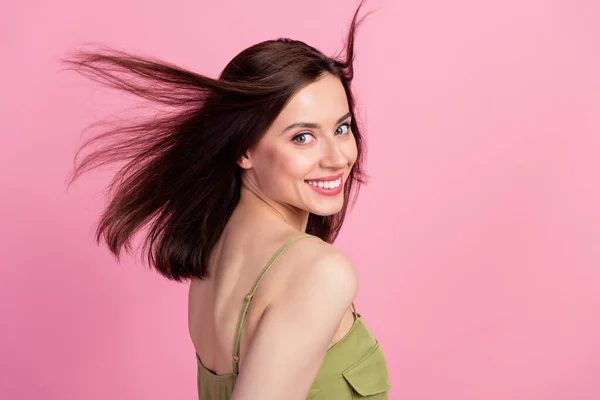 Profilfoto Von Attraktiven Schönen Jungen Mädchen Mit Brünetten Frisuren Tragen — Stockfoto