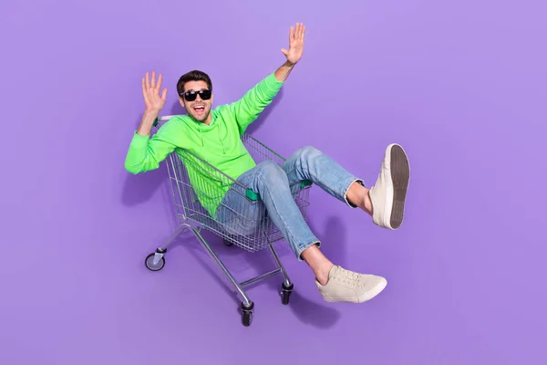 Volledige Lengte Foto Van Onder Indruk Grappige Man Gekleed Neon — Stockfoto