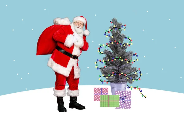 Kreativ Collage Bild Santa Farfar Hålla Presenterar Säck Evergreen Träd — Stockfoto