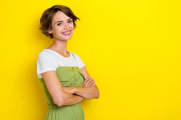 Photo Confident Successful Business Lady Wear Khaki Overalls Folded Arms — Stock Photo, Image