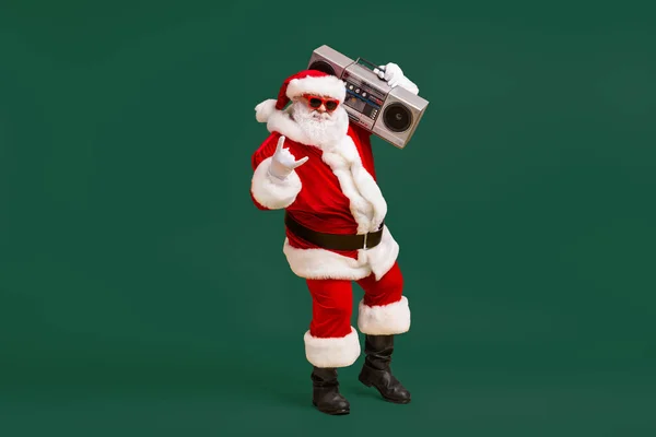 Pełny Rozmiar Zdjęcie Siwych Białych Włosów Brodaty Santa Claus Pokazać — Zdjęcie stockowe