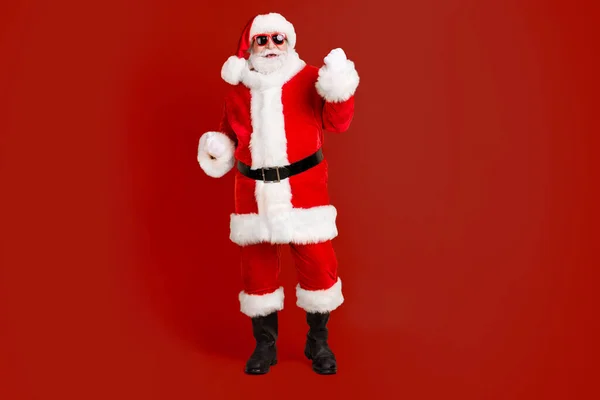 Uzun Boylu Neşeli Neşeli Neşeli Beyaz Saçlı Noel Baba Aziz — Stok fotoğraf
