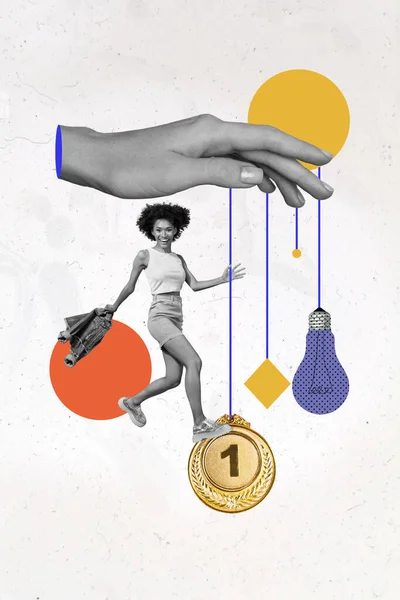 여인의 포스터 포스터 색깔의 배경을 그리는 만으로 금메달을 — 스톡 사진
