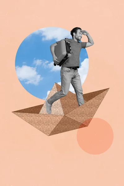 Şeftali Rengi Arkaplan Çizerken Izole Edilmiş Bir Adam Seyahati Dikey — Stok fotoğraf