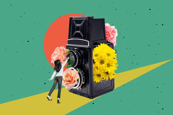 小女孩黑色白色伽马花的创意拼贴图片集将花朵巨大的复古摄影相机隔离在漆成的背景中 — 图库照片