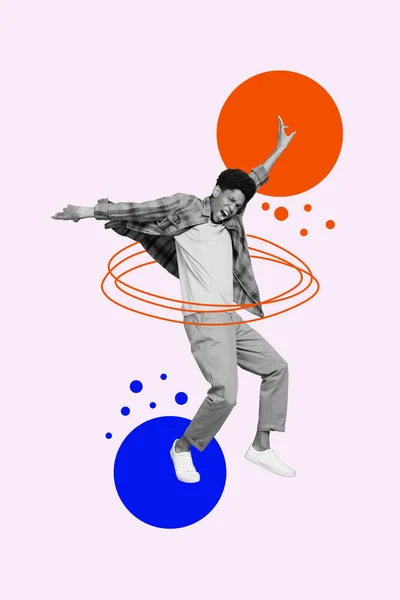Вертикальний Колаж Позитивного Насолодженого Хлопця Чорно Білих Кольорів Танцює Ізольовано — стокове фото