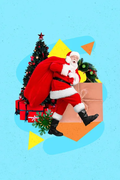 Zdjęcie Kolaż Grafika Minimalny Obraz Uśmiechnięty Podekscytowany Santa Claus Spacery — Zdjęcie stockowe