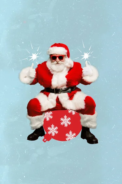 Imagem Colagem Vertical Papai Noel Envelhecido Funky Sentar Enorme Árvore — Fotografia de Stock