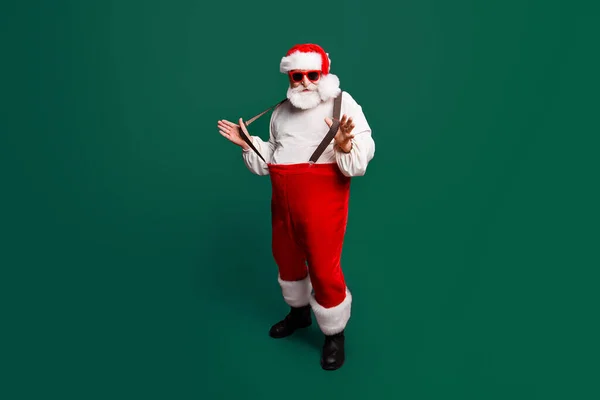 Volle Länge Körpergröße Von Fröhlich Positiv Optimistisch Froh Weihnachtsmann Zieht — Stockfoto