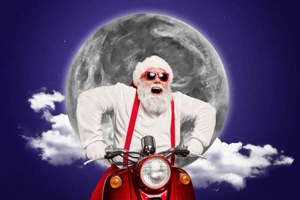 Ano Novo Cartão Postal Colagem Papai Noel Passeio Rápido Scooter — Fotografia de Stock