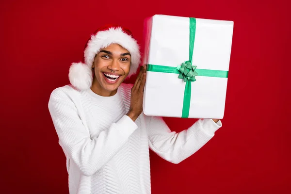 Porträt Der Aufgeregten Positiven Person Hände Halten Neujahr Festliche Geschenkbox — Stockfoto