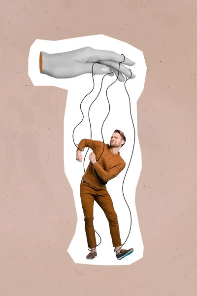 Вертикальный Креативный Коллаж Большой Руки Манипулирующий Веселым Позитивным Настроением Парня — стоковое фото